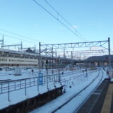 旅行中駅のホーム