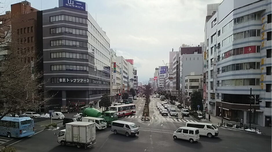 仙台市内の歩道橋から
