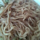 金粉入りカップ焼きそば